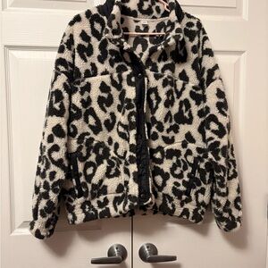 Old Navy Active Black and White Fleece Jacket